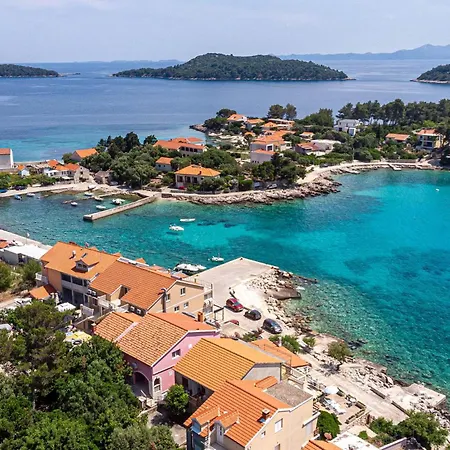 Pet Friendly In With Kitchen Blato (Korcula)