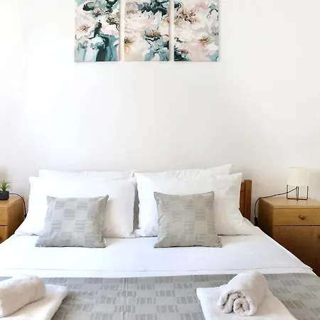 Pet Friendly In With Kitchen Casa de Férias